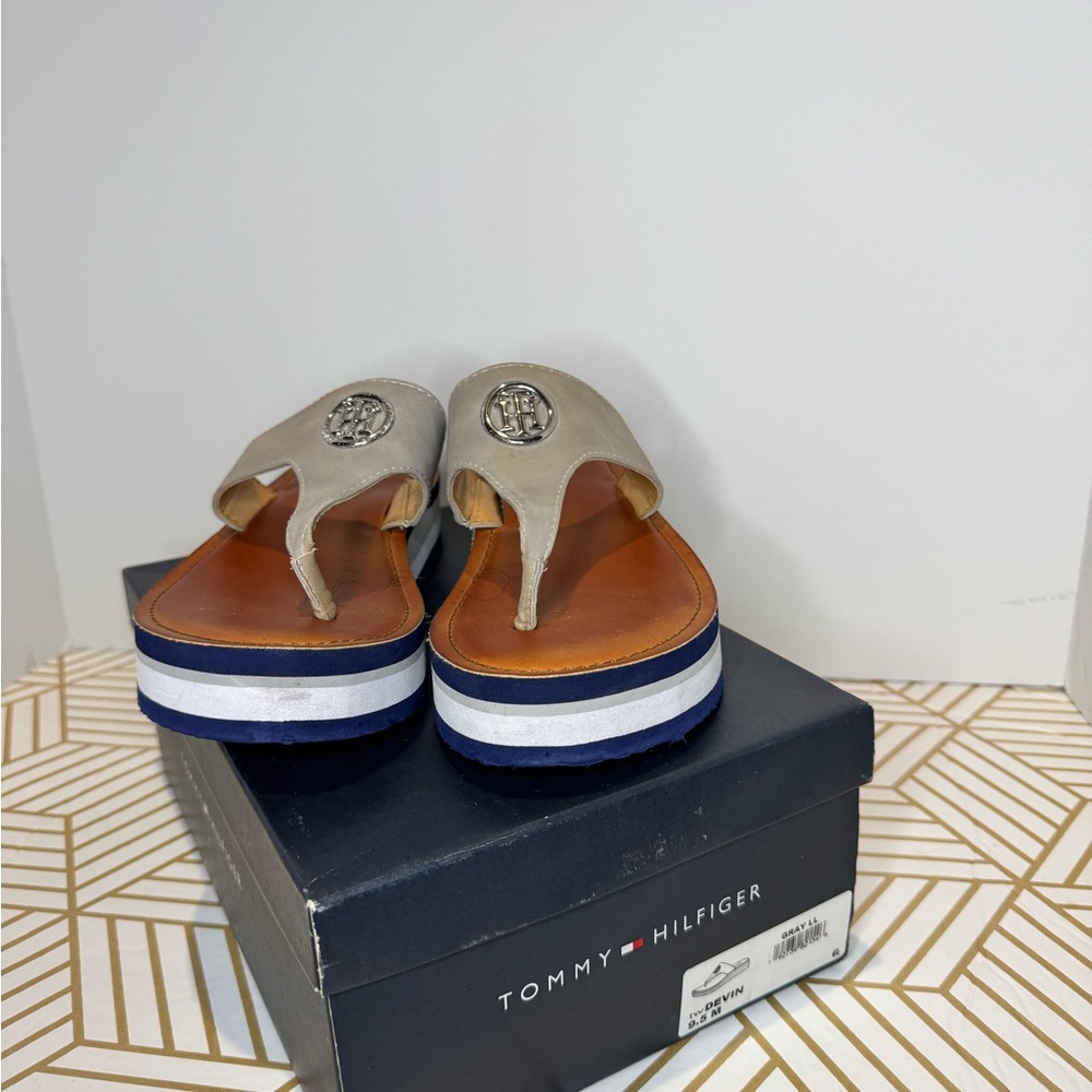Tommy Hilfiger Devin platform thong sandals -gray leather - Picture 2 of 4